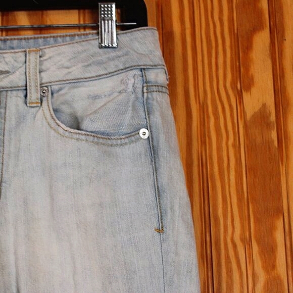 American Eagle Boy Crop Distressed Light Wash Jeans - Size 2 - Picture 3 of 12